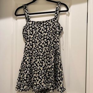 Francesca’s Small Daisy Romper